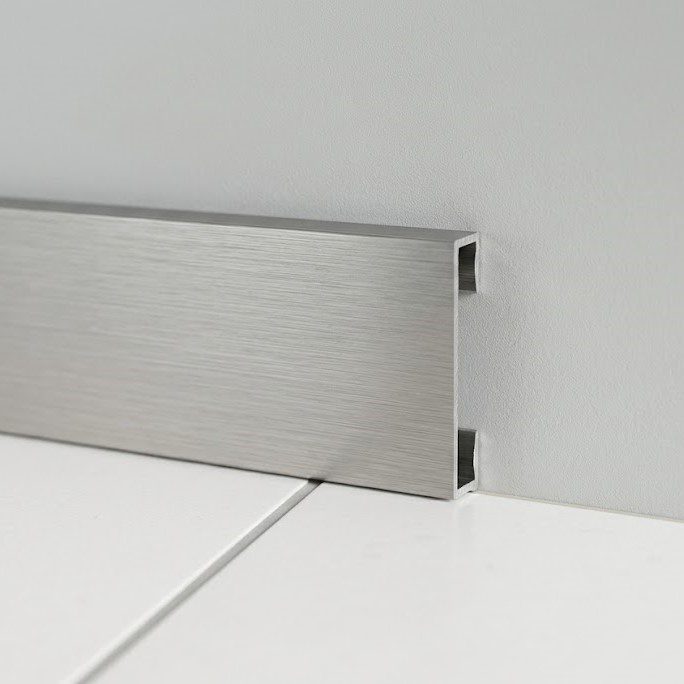 Rodapé em Alumínio Anodizado SKD10